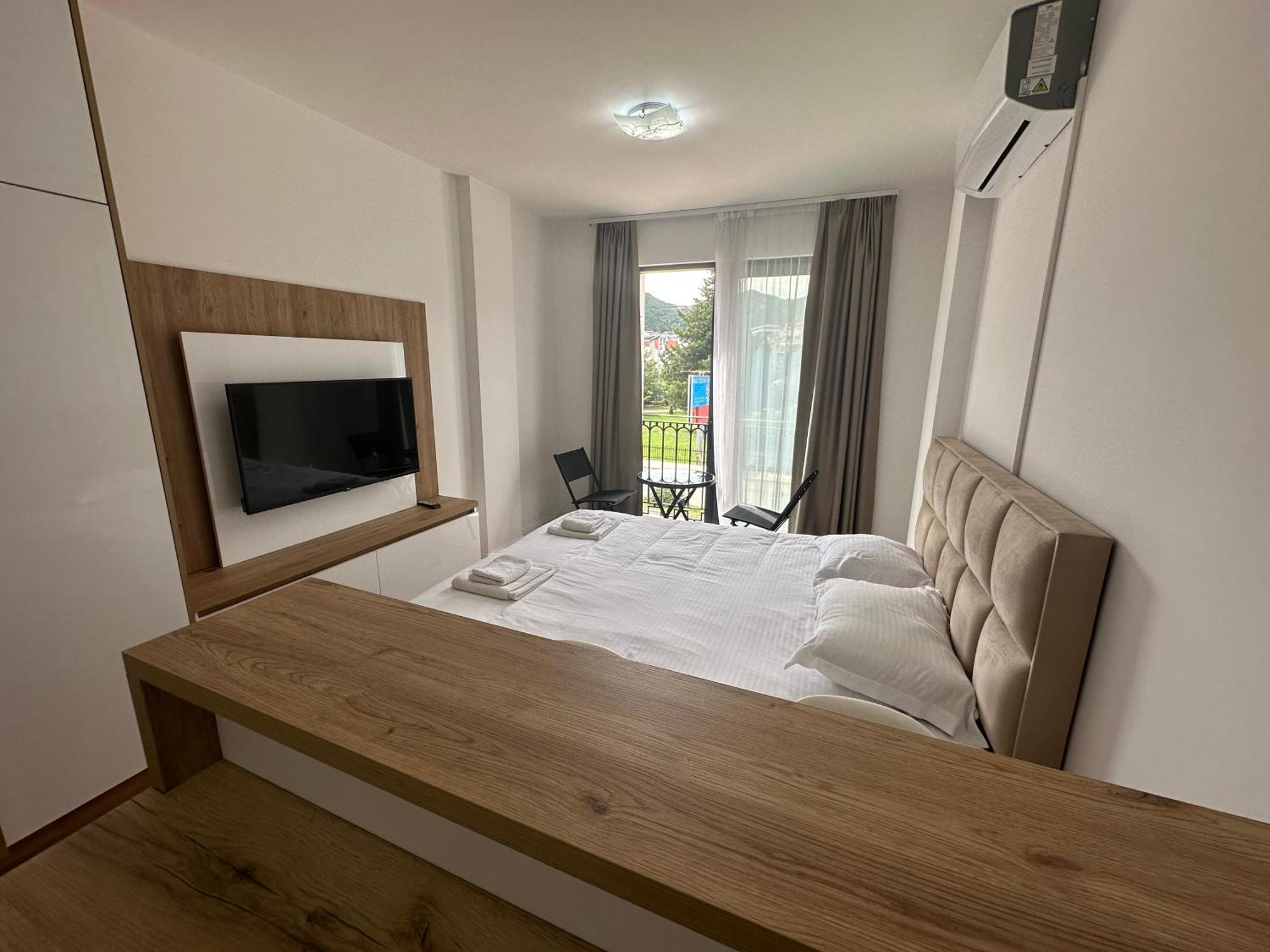 Apartament Visi *